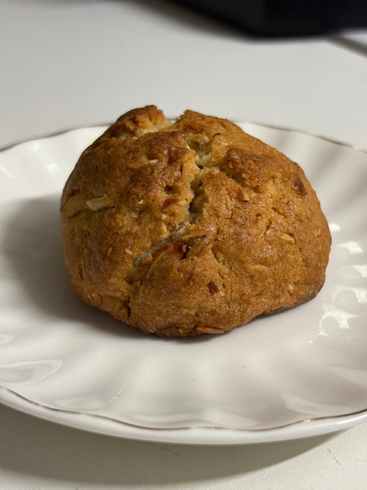 Galleta rellena de bizcocho mojadito